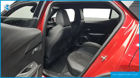PEUGEOT 2008 EV GT