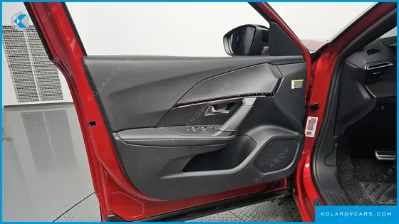 PEUGEOT 2008 EV GT