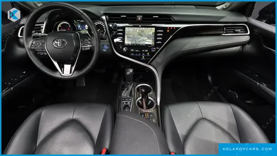 TOYOTA CAMRY 2.5 XLE HYBRID
