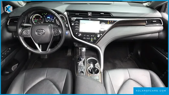 TOYOTA CAMRY 2.5 XLE HYBRID