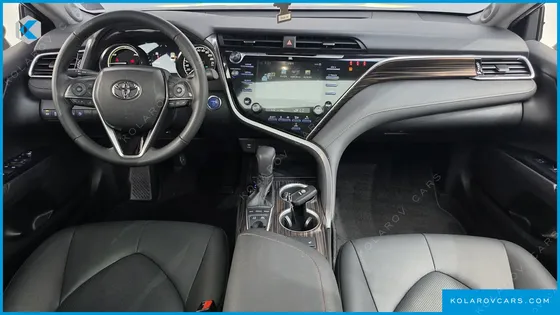 TOYOTA CAMRY 2.5 XLE HYBRID