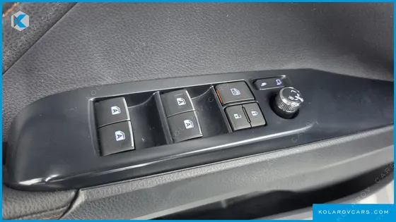 TOYOTA CAMRY 2.5 XLE HYBRID