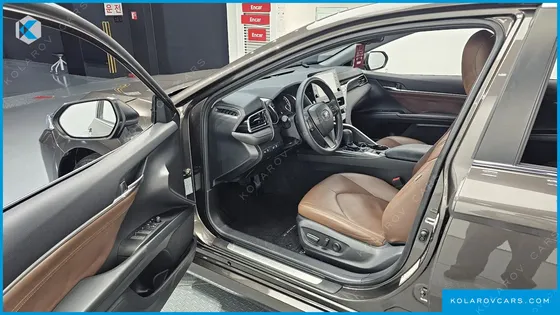 TOYOTA CAMRY 2.5 LE HYBRID