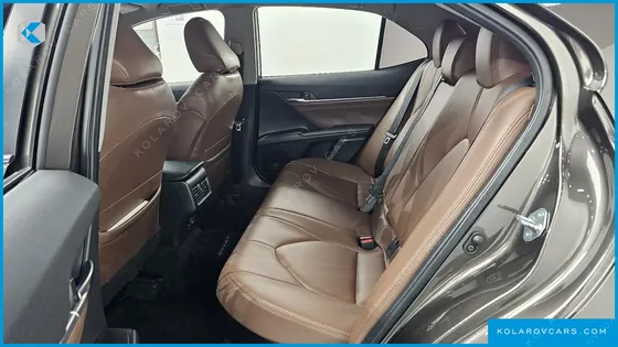 TOYOTA CAMRY 2.5 LE HYBRID