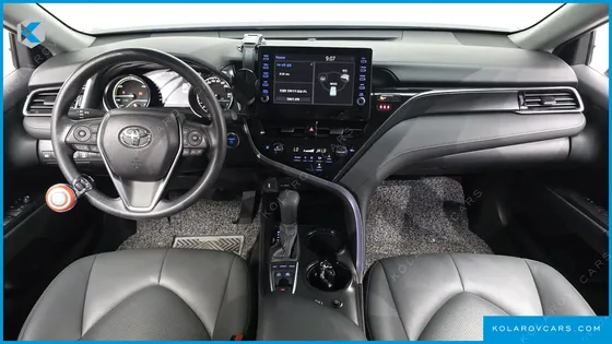TOYOTA CAMRY 2.5 LE HYBRID