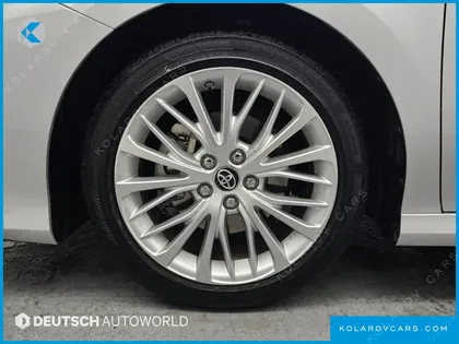 TOYOTA CAMRY 2.5 XLE HYBRID