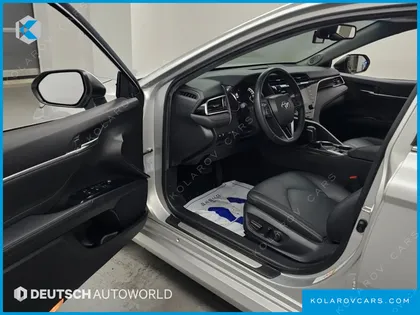TOYOTA CAMRY 2.5 XLE HYBRID
