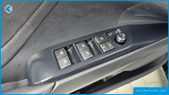 TOYOTA CAMRY 2.5 XLE HYBRID