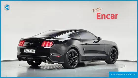 FORD MUSTANG COUPE