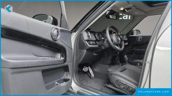 MINI COUNTRYMAN CLASSIC PLUS LAUNCH PACK