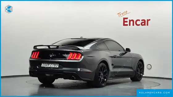 FORD MUSTANG COUPE