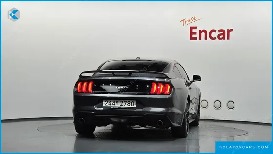 FORD MUSTANG COUPE