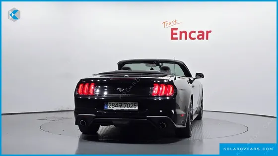 FORD MUSTANG CONVERTIBLE
