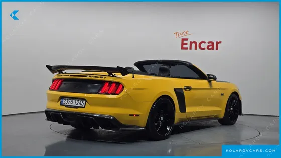 FORD MUSTANG GT CONVERTIBLE