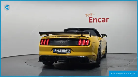 FORD MUSTANG GT CONVERTIBLE