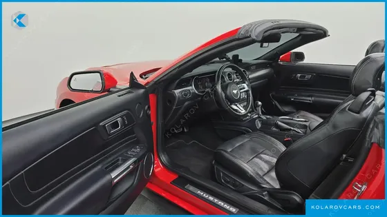 FORD MUSTANG CONVERTIBLE