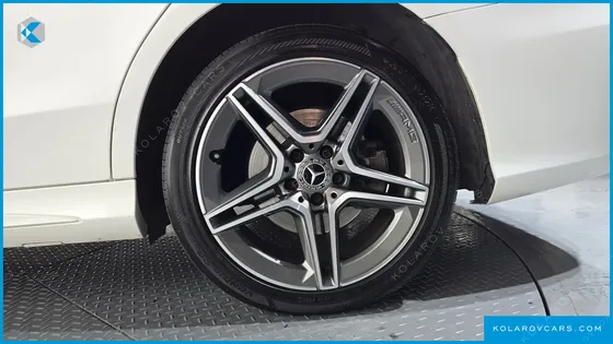 MERCEDES C-CLASS C300E 4MATIC AMG LINE