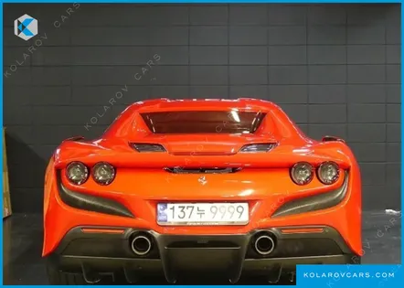 FERRARI F8 3.9 V8