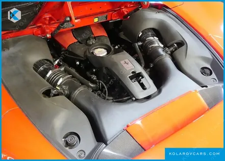 FERRARI F8 3.9 V8