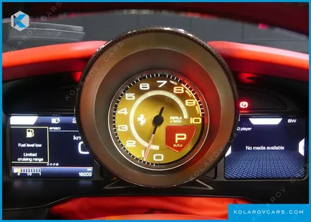 FERRARI F8 3.9 V8