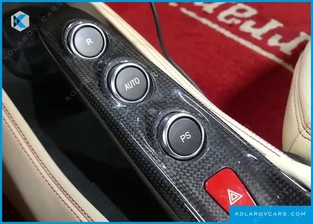 FERRARI F8 3.9 V8