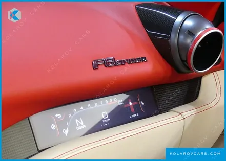 FERRARI F8 3.9 V8