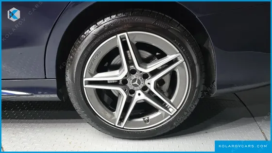 MERCEDES C-CLASS C300E 4MATIC AMG LINE