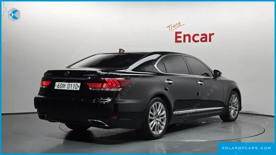 LEXUS LS 5-SEATS OTTOMAN