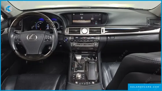 LEXUS LS 5-SEATS OTTOMAN