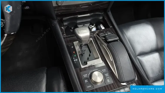 LEXUS LS 5-SEATS OTTOMAN