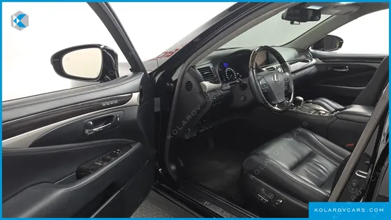 LEXUS LS 5-SEATS OTTOMAN
