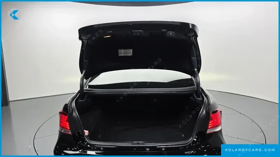 LEXUS LS 5-SEATS OTTOMAN