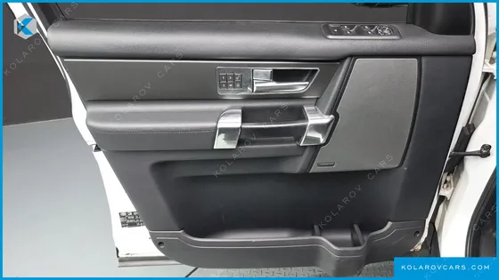 LAND ROVER DISCOVERY 3.0 SDV6 SE