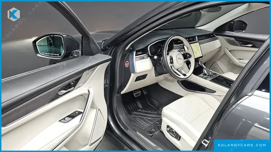 JAGUAR F-PACE P 250 SE