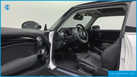 MINI COOPER CLASSIC PLUS LAUNCH PACK