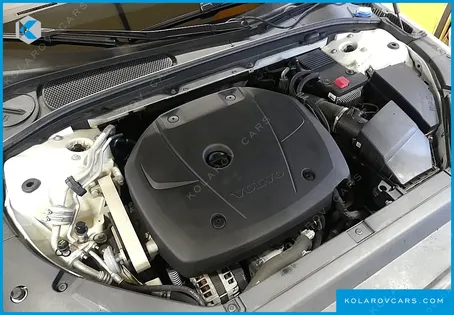 VOLVO S90 T5 MOMENTUM