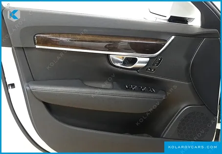 VOLVO S90 T5 MOMENTUM