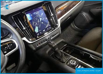 VOLVO S90 T5 MOMENTUM
