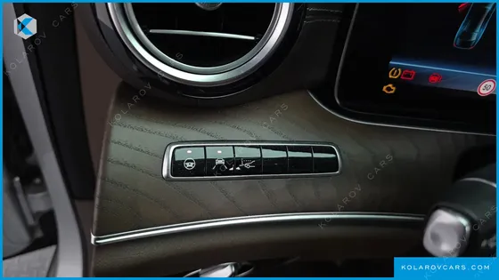 MERCEDES E-CLASS E300E 4MATIC EXCLUSIVE