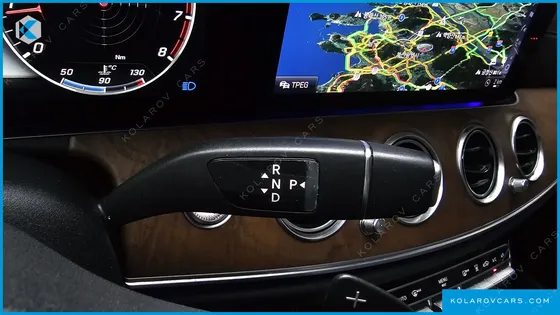 MERCEDES E-CLASS E300E EXCLUSIVE