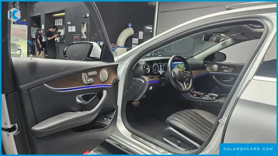 MERCEDES E-CLASS E300E EXCLUSIVE