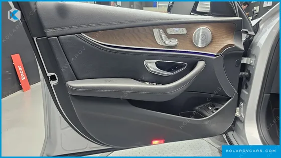 MERCEDES E-CLASS E300E EXCLUSIVE