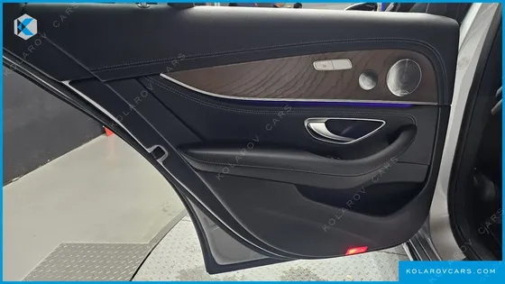 MERCEDES E-CLASS E300E EXCLUSIVE