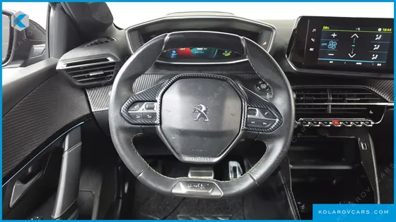 PEUGEOT 208 GT LINE