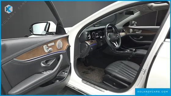 MERCEDES E-CLASS E300E EXCLUSIVE