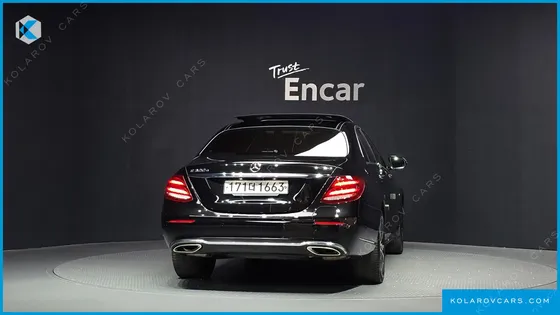 MERCEDES E-CLASS E300E EXCLUSIVE