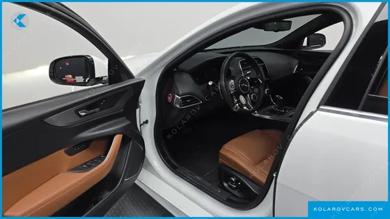 JAGUAR XE D180 R-DYNAMIC S