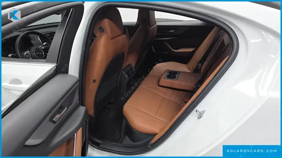 JAGUAR XE D180 R-DYNAMIC S
