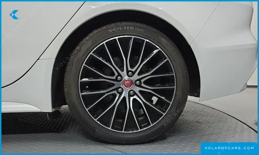 JAGUAR XE D180 R-DYNAMIC S