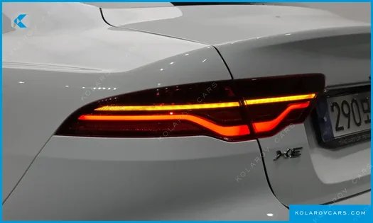 JAGUAR XE D180 R-DYNAMIC S